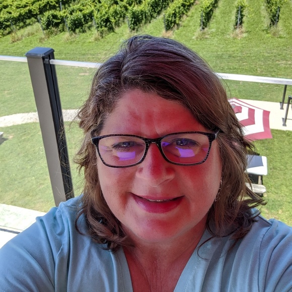 Meet your Posher, Carolyn - Picture 1 of 1